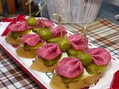 Бутерброды с бантиками из колбасы и оливок